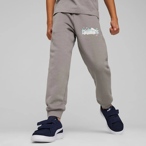 Sommerleirfavoritter! PUMA sweatpants for små barn, lette og klare for lek og moro.